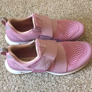 Tiem Pink cycling shoes with clips size 8